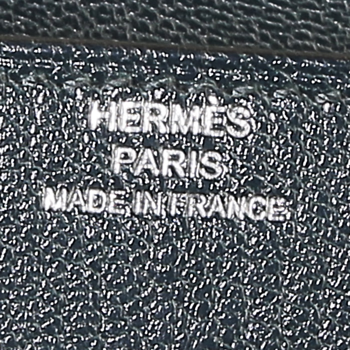 Sac bandoulière Hermès Cinhetic To Go wallet en cuir Mysore vert - Detail D3