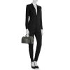 Louis Vuitton  Speedy 35 handbag  in black epi leather - Detail D1 thumbnail