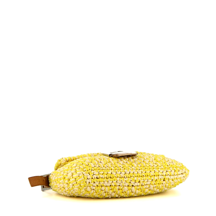 Bolso de mano Fendi  Baguette en raffia beige y lona amarilla - Detail D4