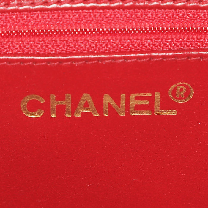 Chanel  Vintage Shopping handbag  in red quilted leather - Detail D3