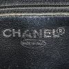Bolso de mano Chanel  Medaillon en cuero granulado acolchado negro - Detail D3 thumbnail