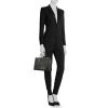 Louis Vuitton  Onthego medium model  shopping bag  in black monogram leather - Detail D1 thumbnail