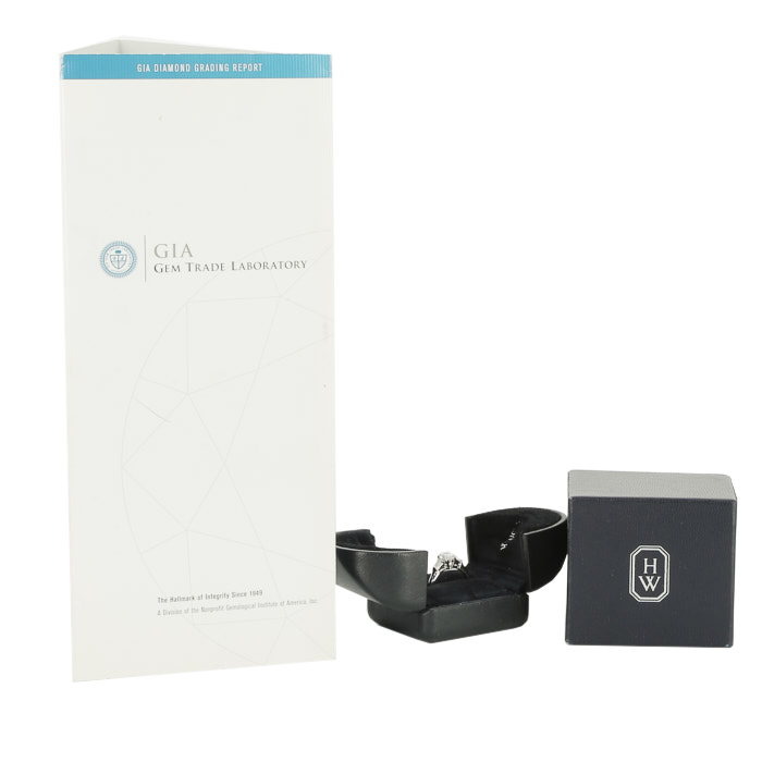 Bague Harry Winston  en platine et diamants - Detail D2