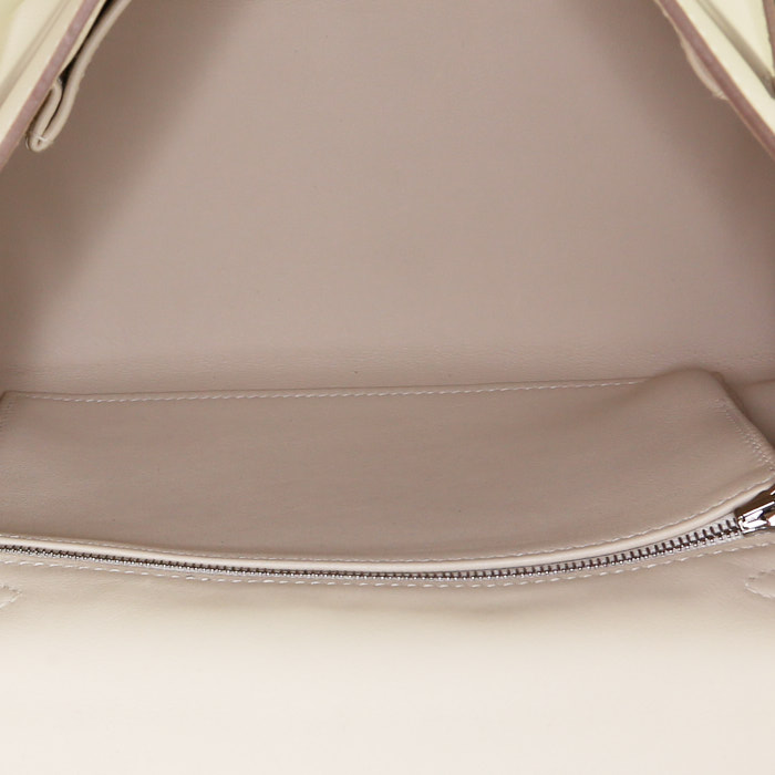 Sac à main Hermès  Kelly 25 cm en cuir Swift nata - Detail D3