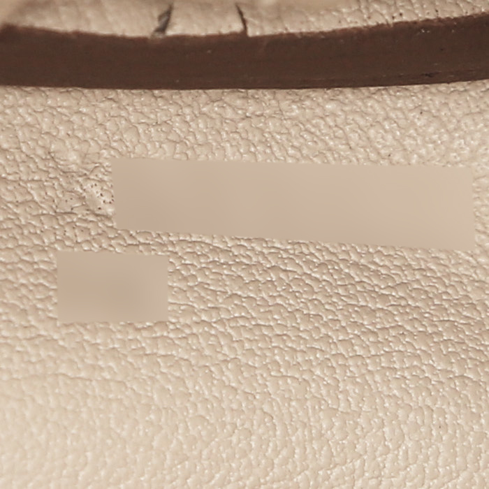 Bolso de mano Hermès  Kelly 25 cm en cuero swift nata - Detail D5