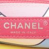 Sac à main Chanel  Timeless Classic en tissu-éponge rose - Detail D4 thumbnail