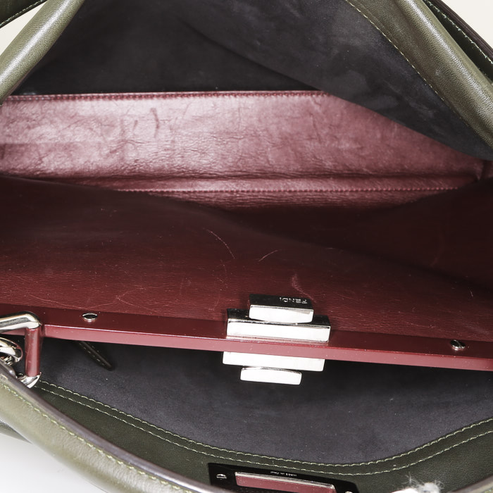 Fendi  Peekaboo handbag  in green leather - Detail D3