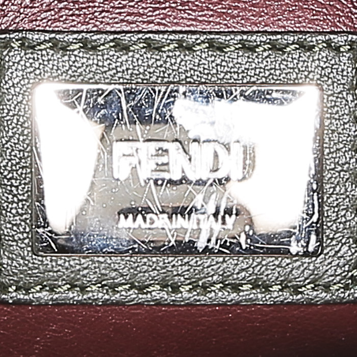 Fendi  Peekaboo handbag  in green leather - Detail D4