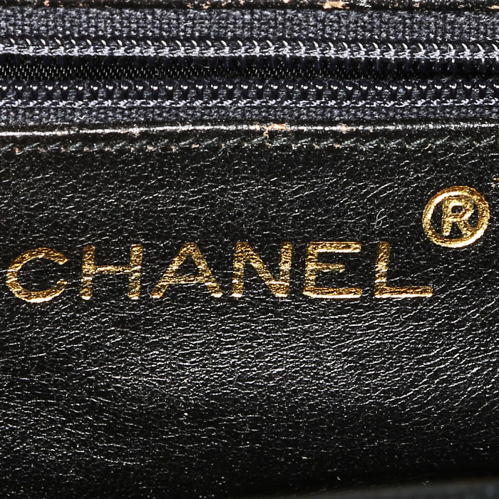 Chanel  Vintage shoulder bag  in black leather - Detail D4