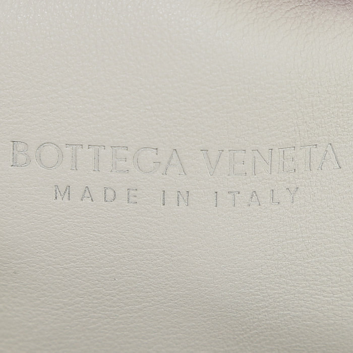 Bottega Veneta  Pouch handbag/clutch  in beige and brown leather - Detail D3