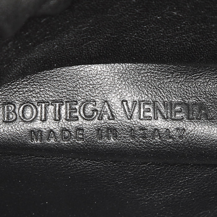 Bolso de mano Bottega Veneta  Pouch en cuero negro - Detail D3