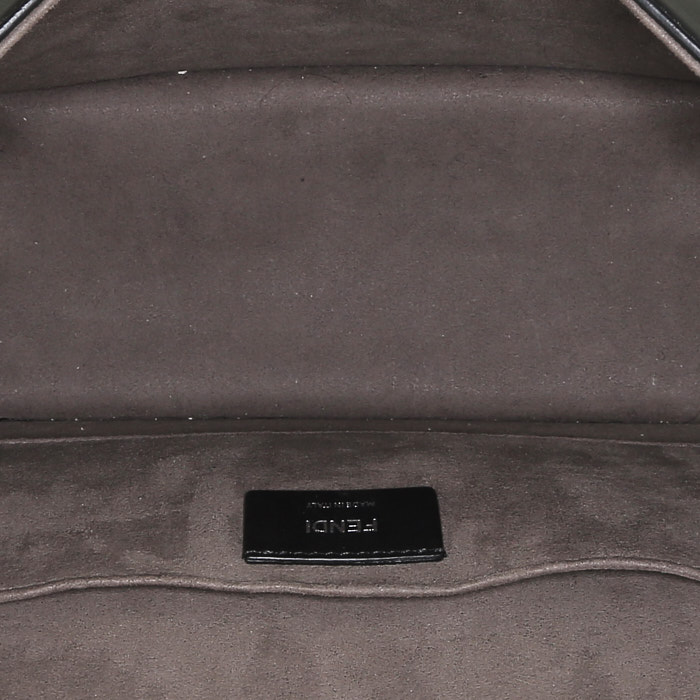 Fendi Kan I F shoulder bag in black leather - Detail D3