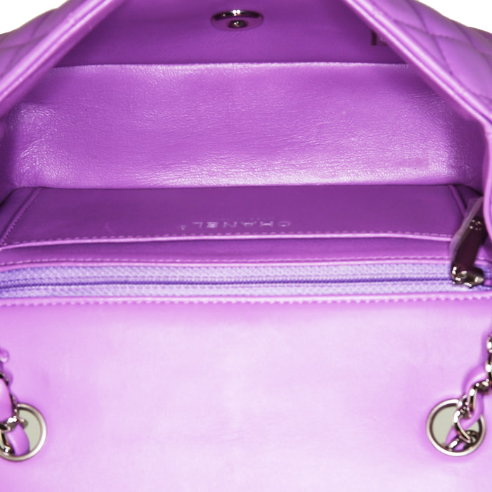 Borsa a tracolla Chanel  Mini Timeless in pelle trapuntata viola - Detail D2