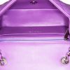 Sac bandoulière Chanel  Mini Timeless en cuir matelassé violet - Detail D2 thumbnail