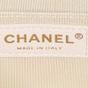 Bolso bandolera Chanel  Mini Timeless en cuero acolchado blanco - Detail D3 thumbnail