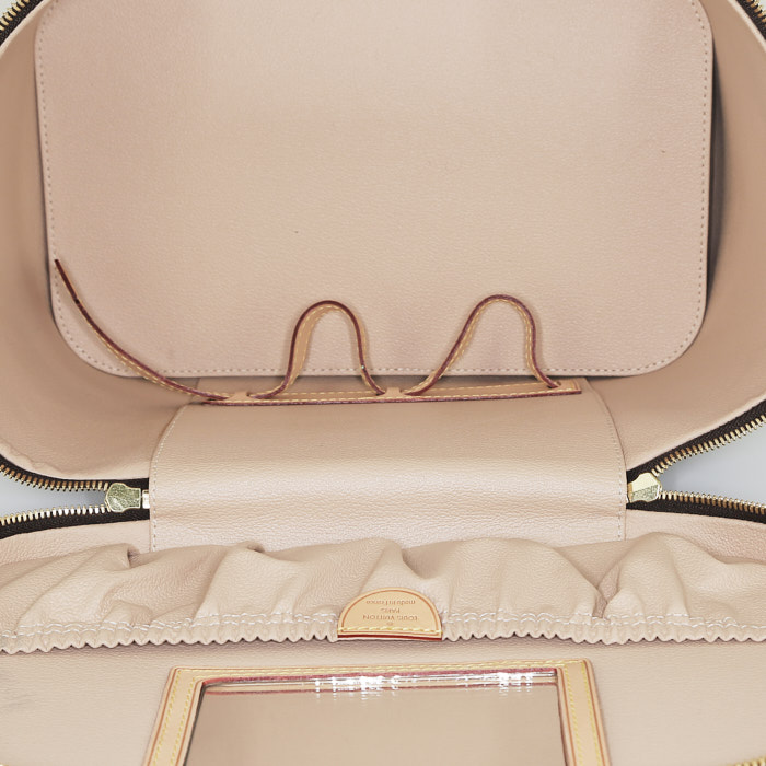 Vanity Louis Vuitton  Vanity en lona Monogram marrón y cuero natural - Detail D2