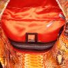 Bolso de mano Fendi  Baguette en piel de pitón naranja y lentejuelas - Detail D2 thumbnail