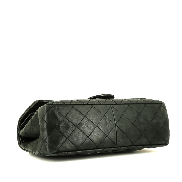 Chanel 2.55 handbag  in black quilted leather - Detail D5
