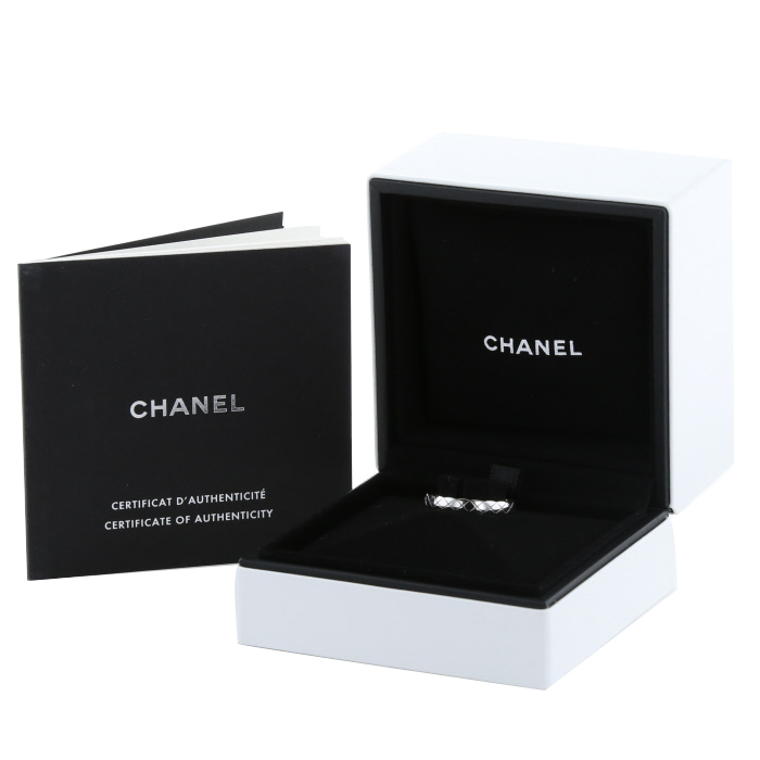 Sortija Chanel Coco Crush de oro blanco - Detail D2