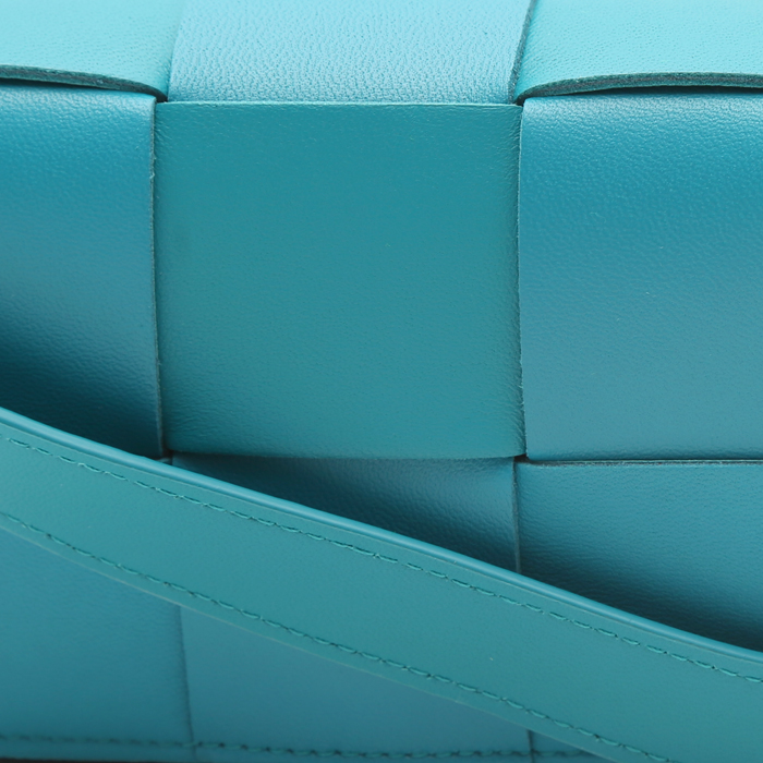 Borsa a tracolla Bottega Veneta Cassette modello piccolo in pelle intrecciata - Detail D1