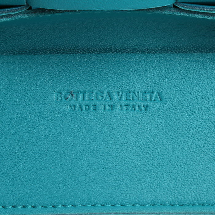 Sac bandoulière Bottega Veneta Cassette petit modèle en cuir intrecciato - Detail D4
