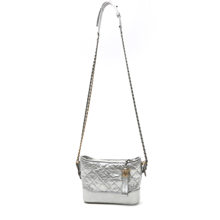Chanel Gabrielle small model shoulder bag in silver quilted leather - Detail D2
