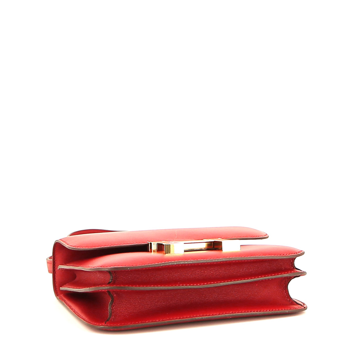 Sac bandoulière Hermès Constance mini en cuir Swift rouge Piment - Detail D5
