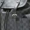 Mochila Louis Vuitton  Christopher en lona a cuadros gris Graphite y cuero negro - Detail D1 thumbnail