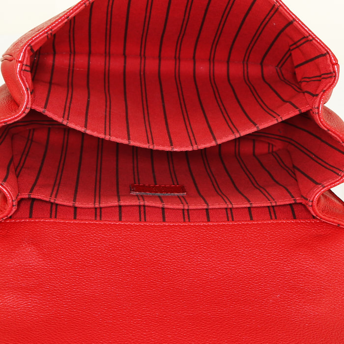 Louis Vuitton  Metis shoulder bag  in red empreinte monogram leather - Detail D3
