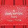 Sac bandoulière Louis Vuitton  Metis en cuir monogram empreinte rouge - Detail D4 thumbnail