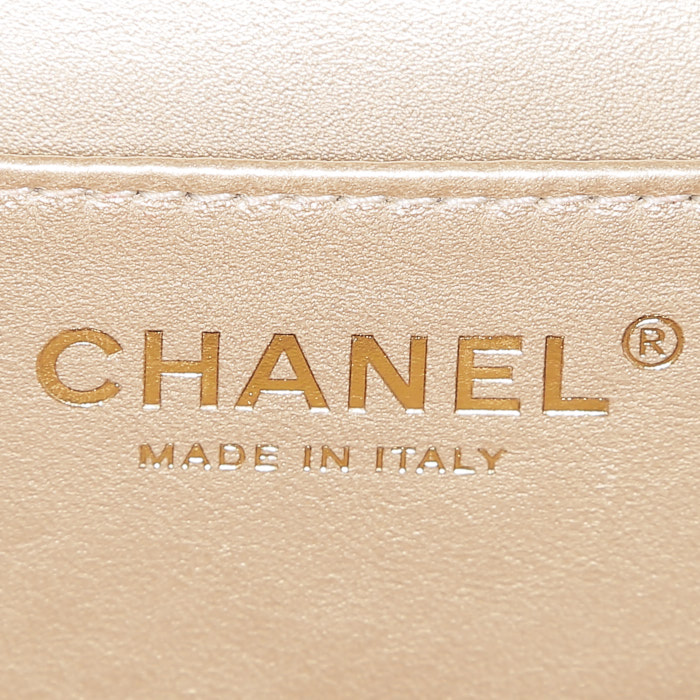 Borsa a tracolla Chanel   in pelle trapuntata dorata - Detail D3