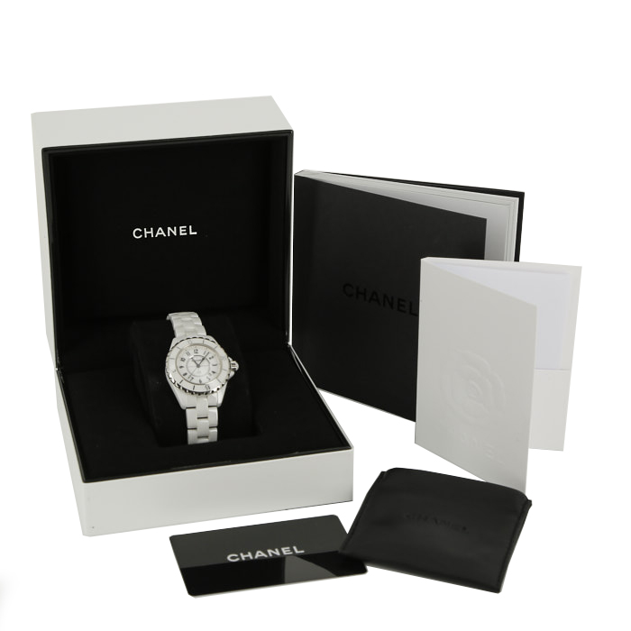 Chanel J12  in ceramic white Ref: Chanel - H0968  Circa 2019 - Detail D2