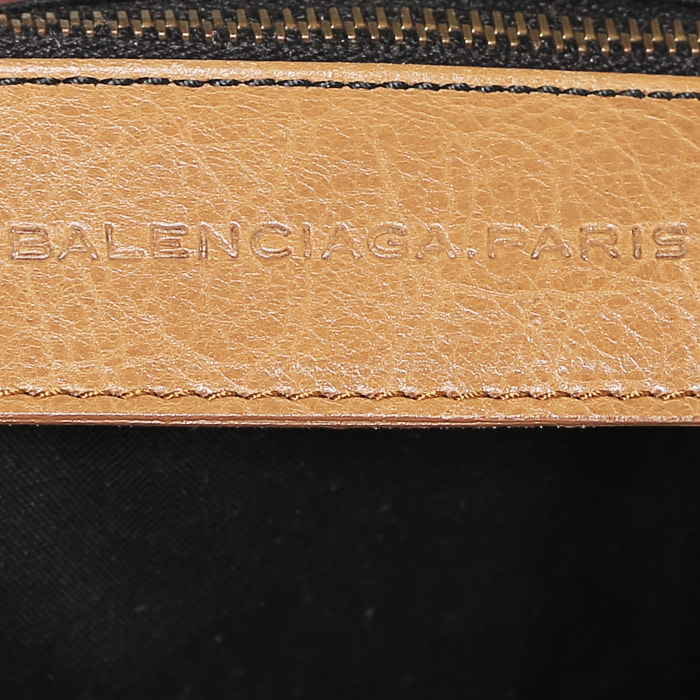 Sac à main Balenciaga  Day en cuir marron - Detail D3