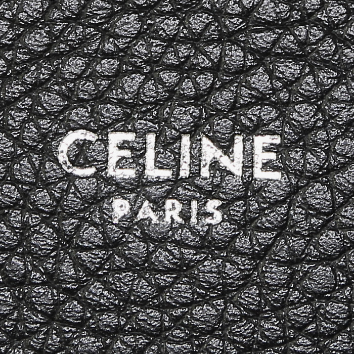 Sac à main Celine  Luggage Micro en cuir grainé noir - Detail D3