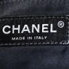 Mochila Chanel   en cuero negro - Detail D3 thumbnail