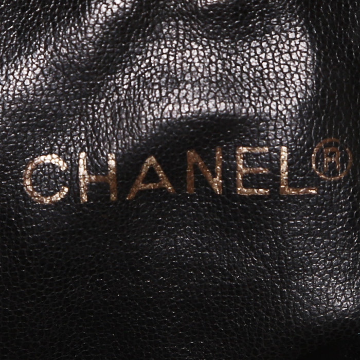 Sac à main Chanel   en cuir matelassé noir - Detail D3