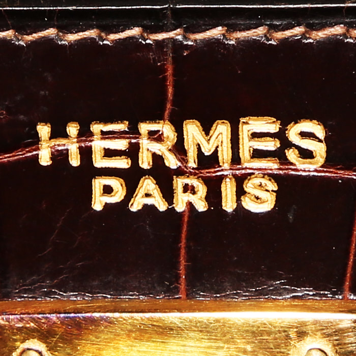 Hermès  Kelly 32 cm handbag  in brown crocodile - Detail D4