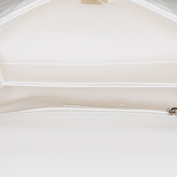 Sac bandoulière Chanel  Coco Handle mini  en cuir grainé matelassé blanc - Detail D3