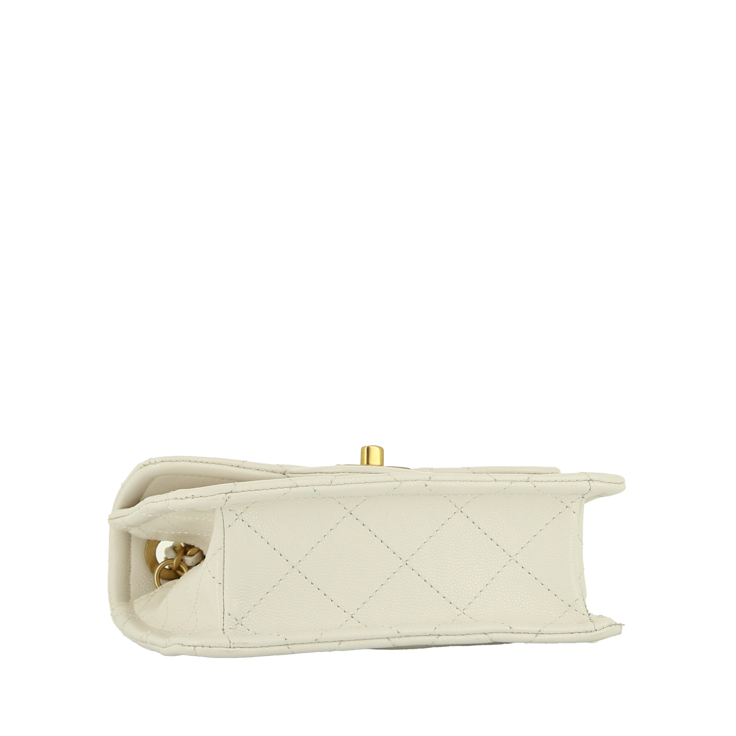 Chanel  Mini Timeless shoulder bag  in white quilted grained leather - Detail D4