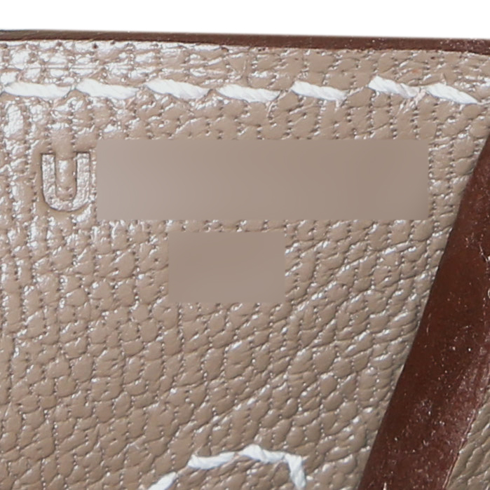 Bolso de mano Hermès  Birkin 30 cm en cuero togo marrón etoupe - Detail D4