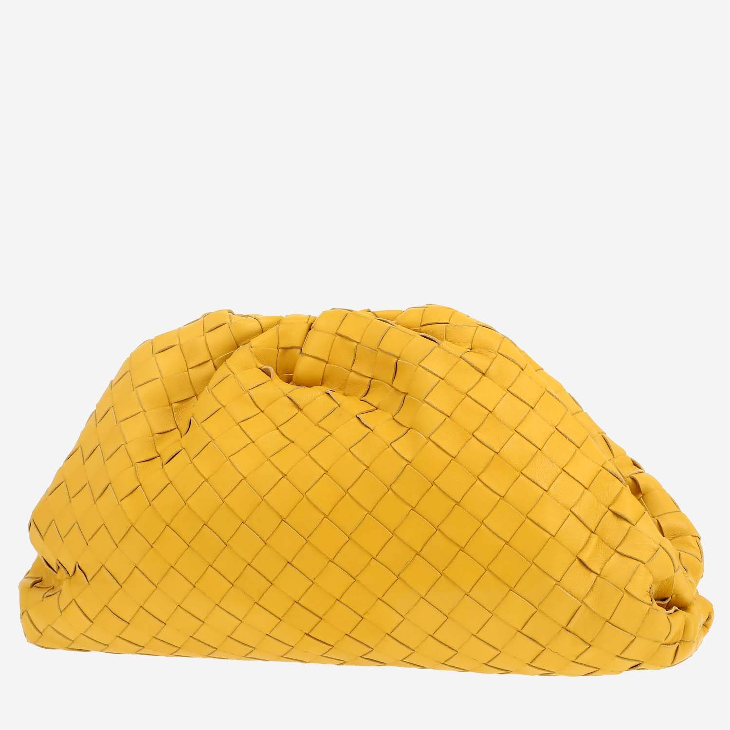 Sac/pochette Bottega Veneta  The Pouch en cuir intrecciato jaune