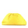 Borsa/pochette Bottega Veneta  The Pouch in pelle intrecciata gialla - 360 thumbnail
