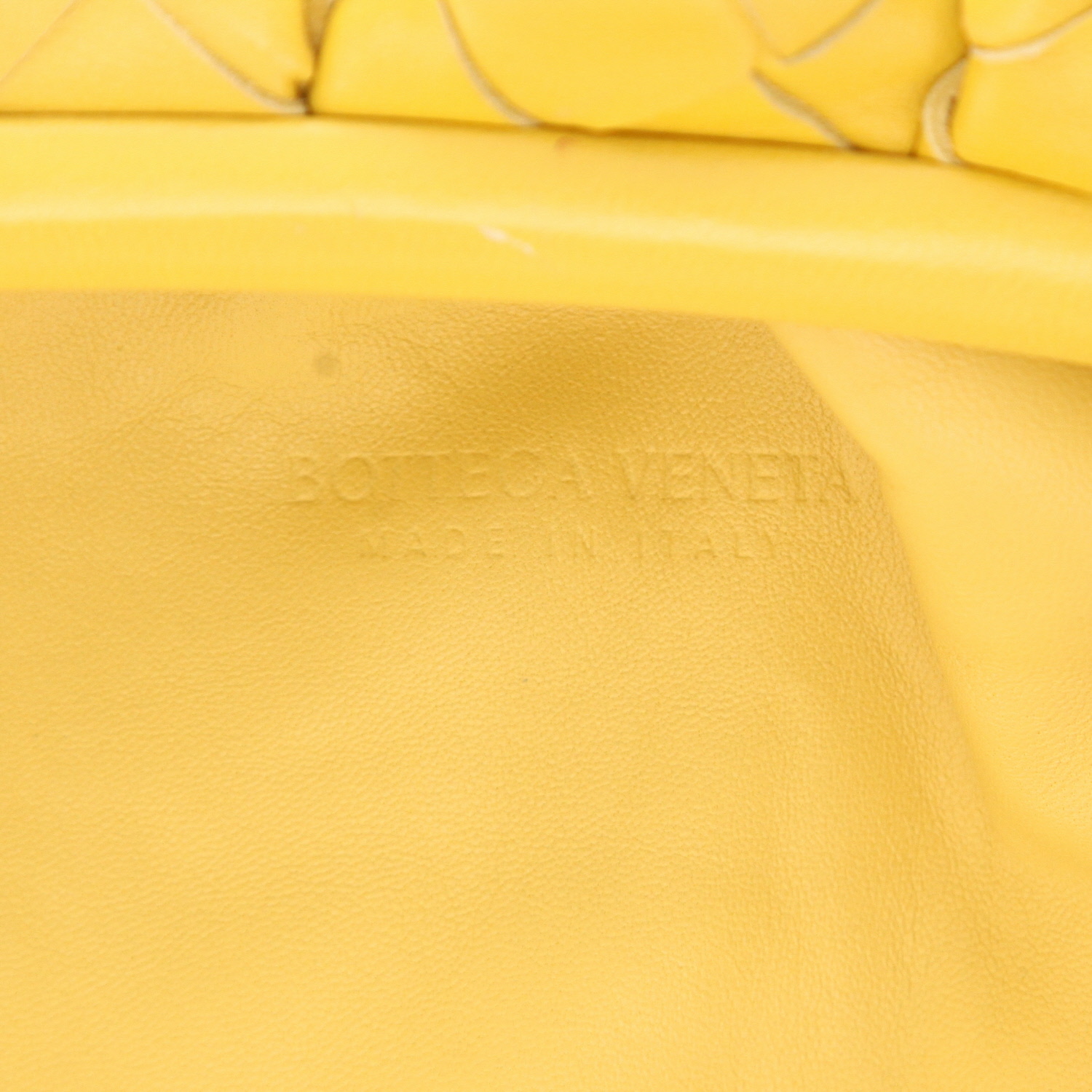 Bolso/bolsito Bottega Veneta  The Pouch en cuero intrecciato amarillo - Detail D2