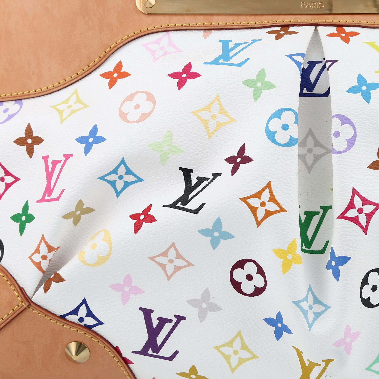 Bolso de mano Louis Vuitton  Judy en lona Monogram multicolor blanca y cuero natural - Detail D1