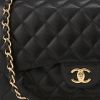 Borsa a tracolla Chanel  Timeless Jumbo in pelle martellata e trapuntata nera - Detail D1 thumbnail
