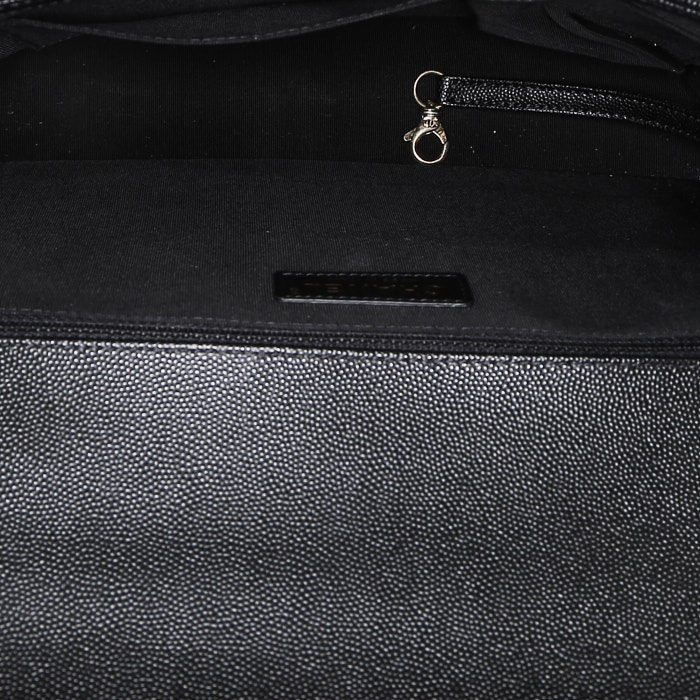 Borsa a tracolla Chanel  Boy modello grande  in pelle martellata e trapuntata nera - Detail D3