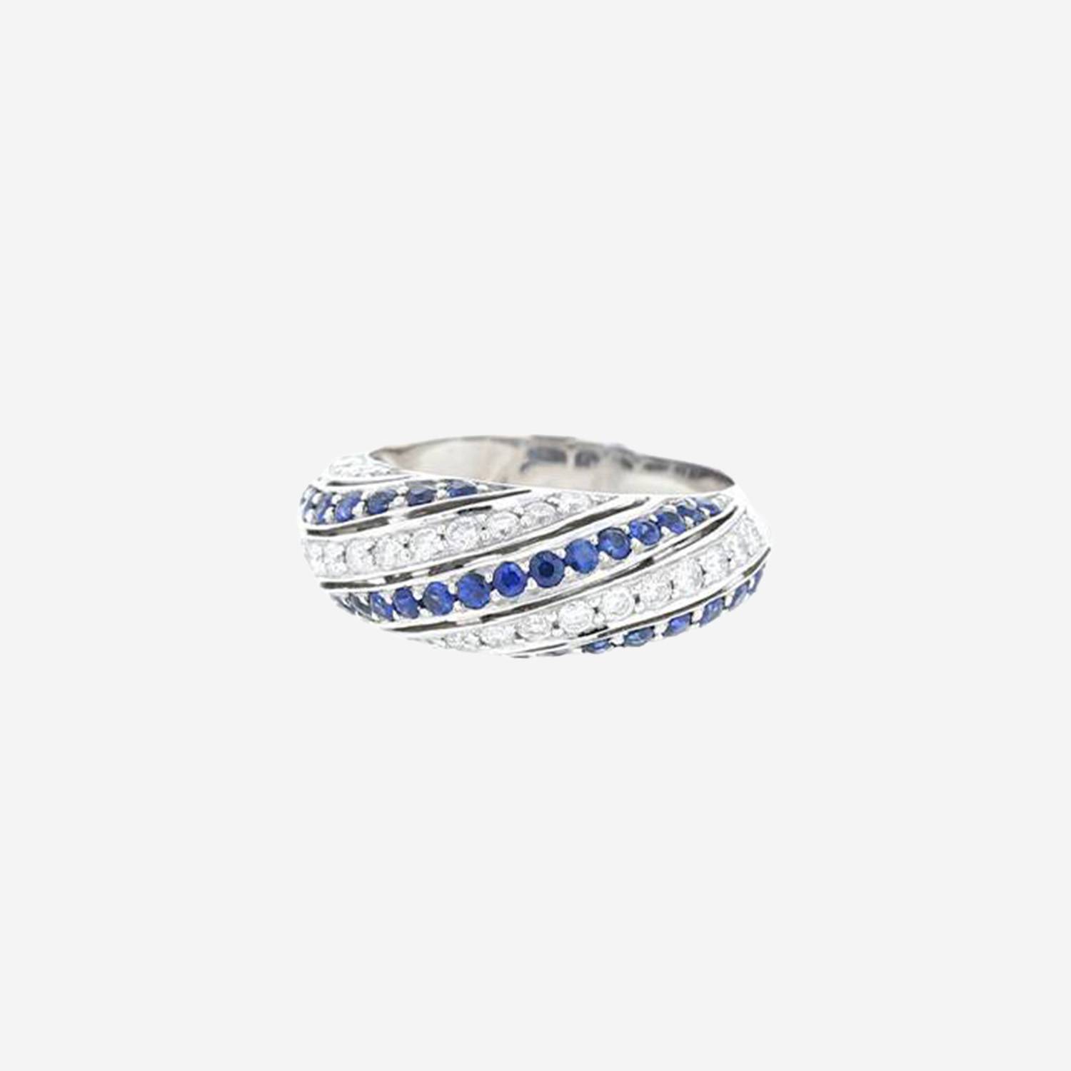Vintage  ring in white gold, diamonds and sapphires