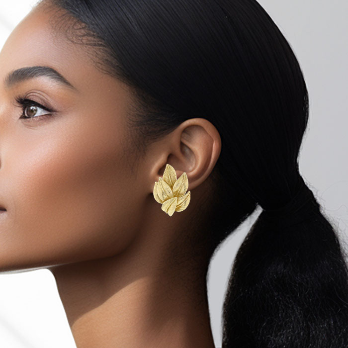 Pendientes con clip Van Cleef & Arpels  de oro amarillo - Detail D1