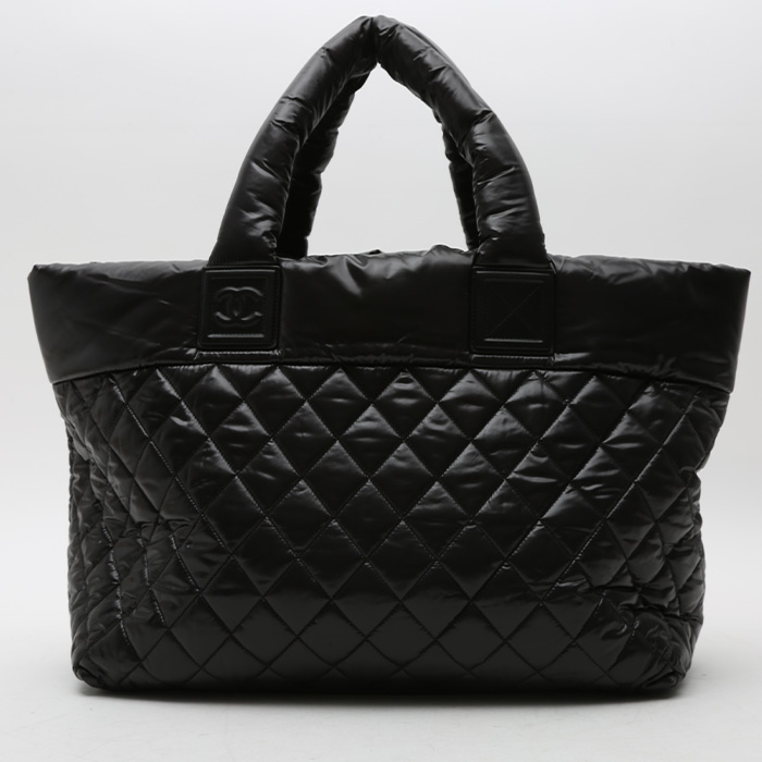 Chanel  Coco Cocoon shopping bag  in black quilted canvas - Detail D7