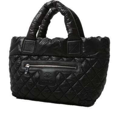 Bolso para llevar al hombro o en la mano Chanel  Coco Cocoon en lona acolchada negra y cuero negro